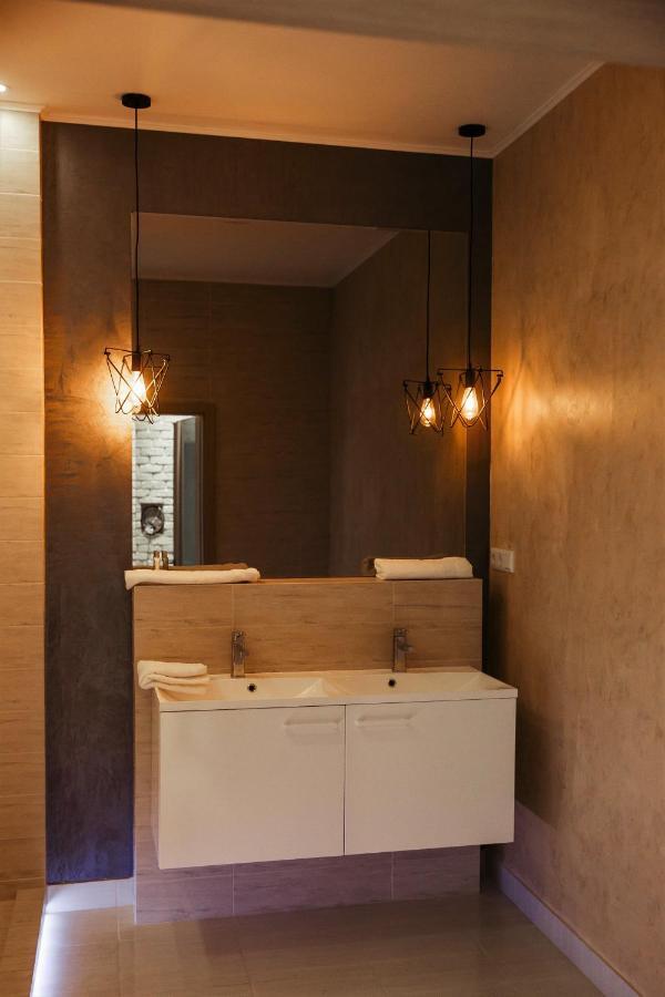 Апартаменты Центр Uman Square Apartment מראה חיצוני תמונה