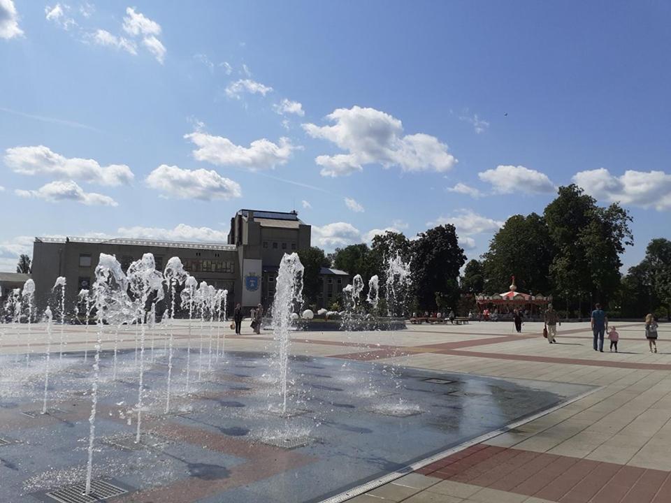 Апартаменты Центр Uman Square Apartment מראה חיצוני תמונה